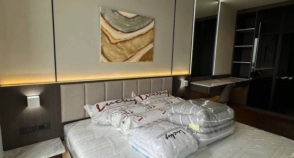 For rent 2 bedrooms condo in Khlong Toei, Bangkok