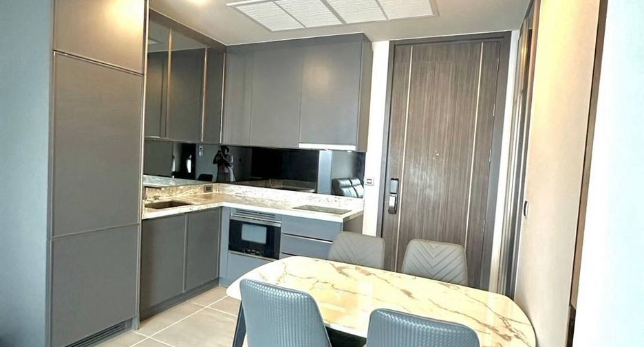 For rent 1 bed condo in Phaya Thai, Bangkok