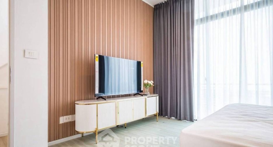 Reihenhaus zur Miete mit 3 Zimmer in Saphan Sung, Bangkok