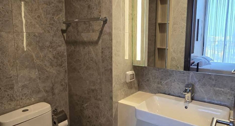 For rent 1 bed condo in Phaya Thai, Bangkok