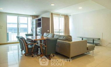 For rent 3 bedrooms condo in Phaya Thai, Bangkok