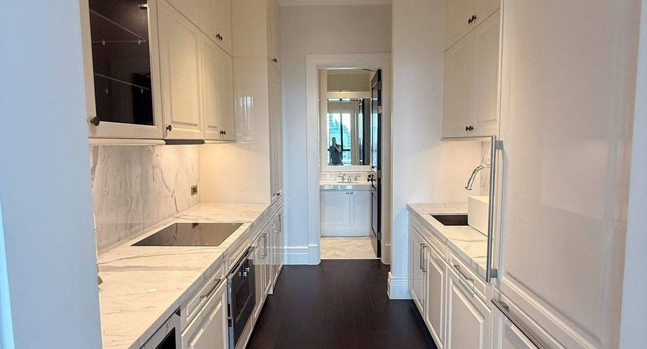 Condo en alquiler de 2 habitaciones en Pathum Wan, Bangkok