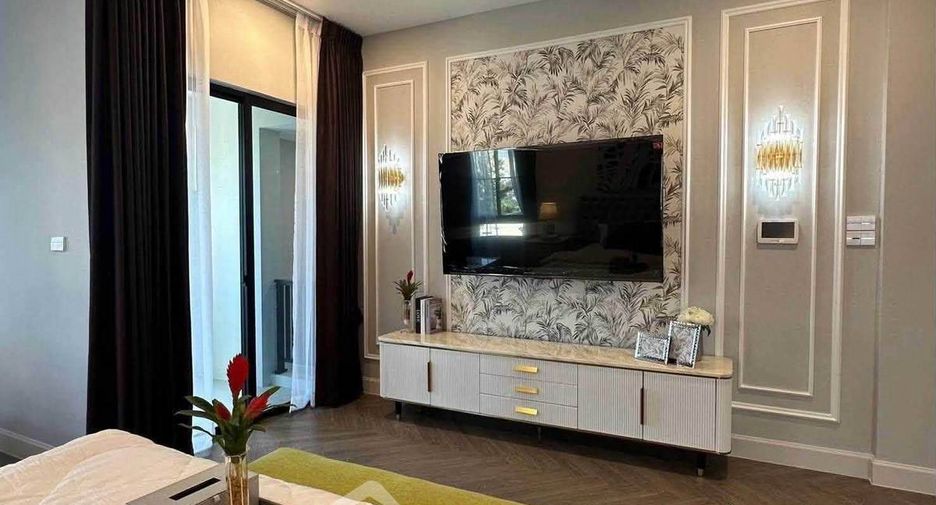 Casa en alquiler de 4 habitaciones en Saphan Sung, Bangkok