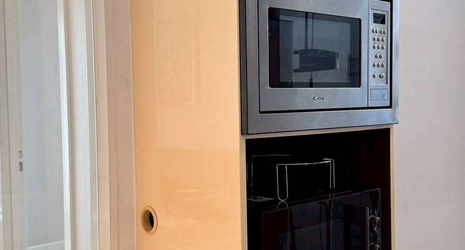 For rent 2 bedrooms condo in Phra Khanong, Bangkok