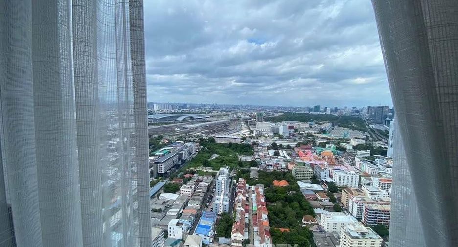 For rent 2 bedrooms condo in Phaya Thai, Bangkok