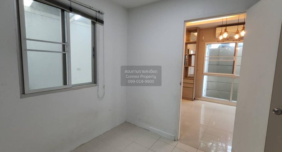 For sale 4 bedrooms townhouse in Sai Mai, Bangkok