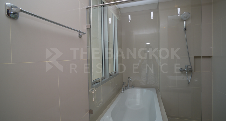 For sale 2 bedrooms condo in Khlong San, Bangkok