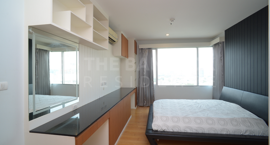 For sale 2 bedrooms condo in Khlong San, Bangkok
