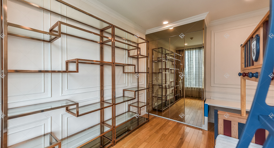 For sale 2 bedrooms condo in Sathon, Bangkok