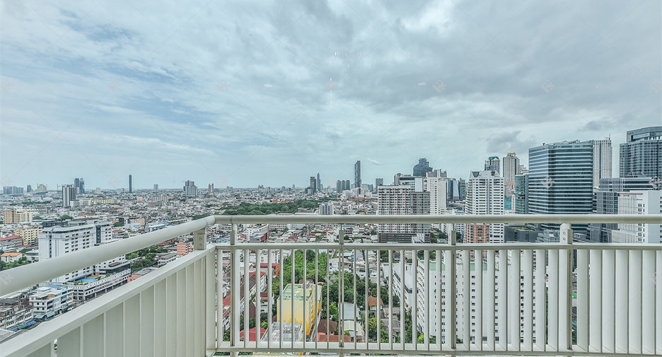 For sale 2 bedrooms condo in Sathon, Bangkok