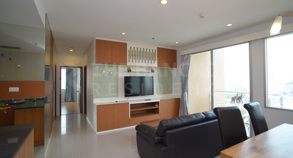 For rent 2 bedrooms condo in Khlong San, Bangkok