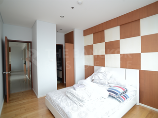 For rent 2 bedrooms condo in Khlong San, Bangkok