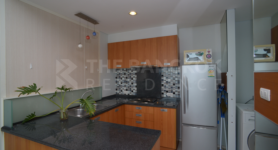 For rent 2 bedrooms condo in Khlong San, Bangkok