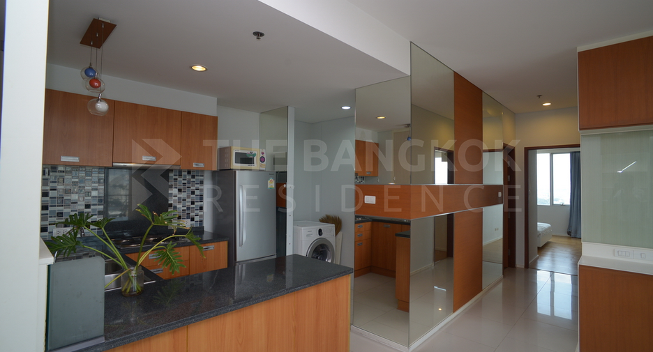 For rent 2 bedrooms condo in Khlong San, Bangkok