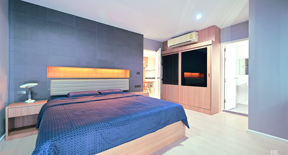 For sale 2 bedrooms condo in Huai Khwang, Bangkok
