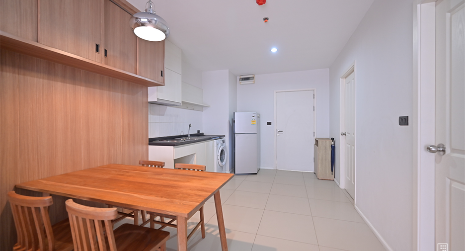 For sale 2 bedrooms condo in Huai Khwang, Bangkok