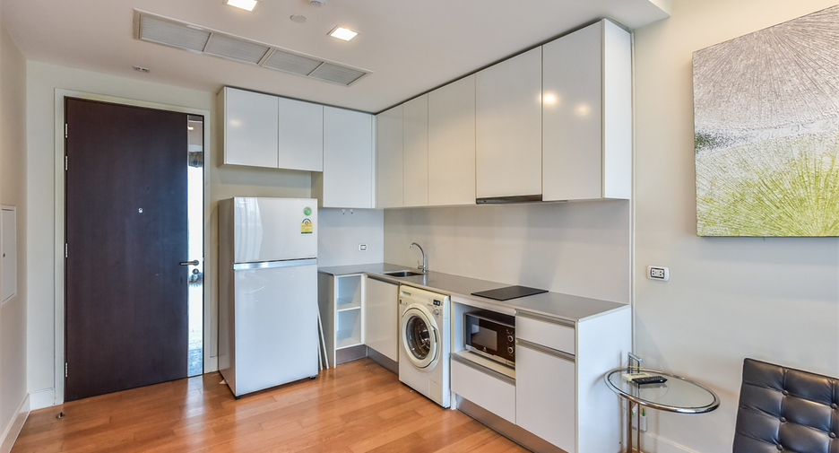 For rent 2 bedrooms condo in Chatuchak, Bangkok