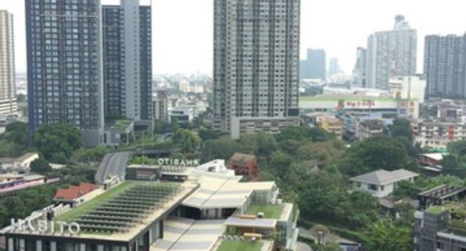 For rent 2 bedrooms condo in Watthana, Bangkok