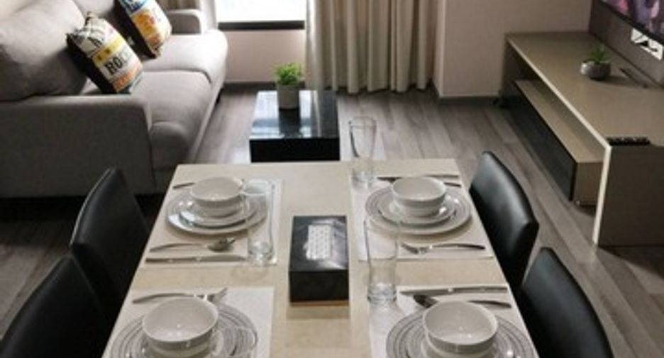 For rent 2 bedrooms condo in Watthana, Bangkok