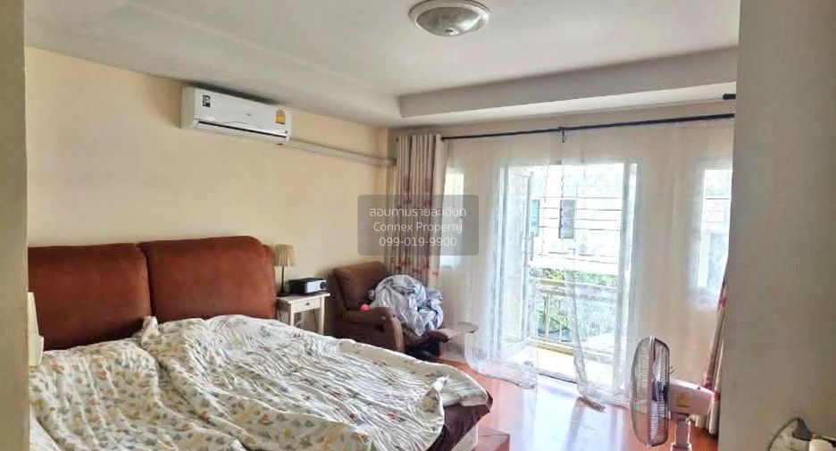 For rent 3 bedrooms townhouse in Prawet, Bangkok