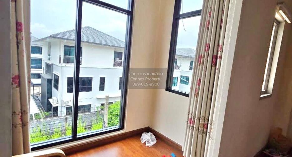 For rent 3 bedrooms townhouse in Prawet, Bangkok