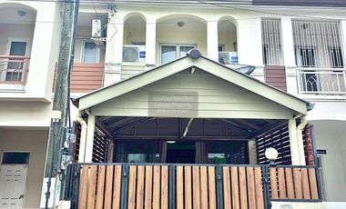 For rent 3 bedrooms townhouse in Prawet, Bangkok