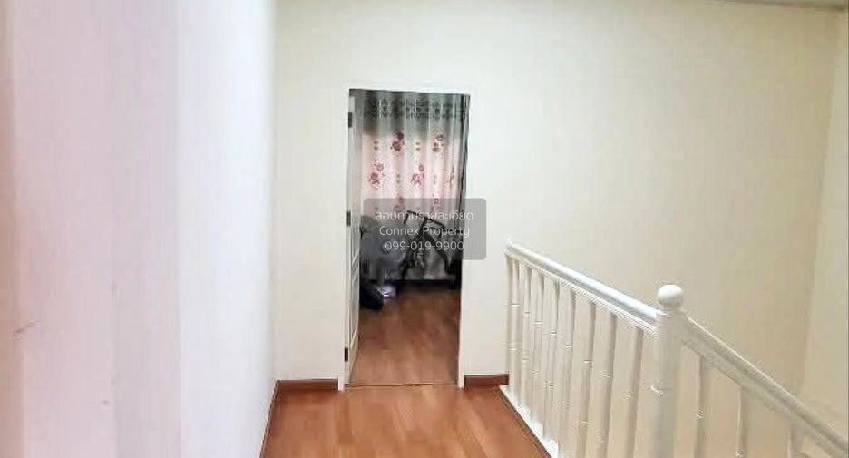 For rent 3 bedrooms townhouse in Prawet, Bangkok