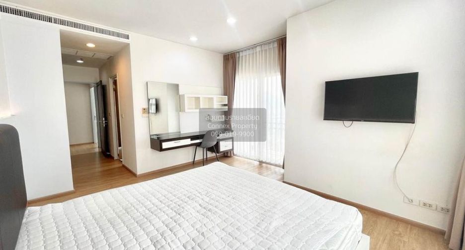 For rent 2 bedrooms condo in Watthana, Bangkok