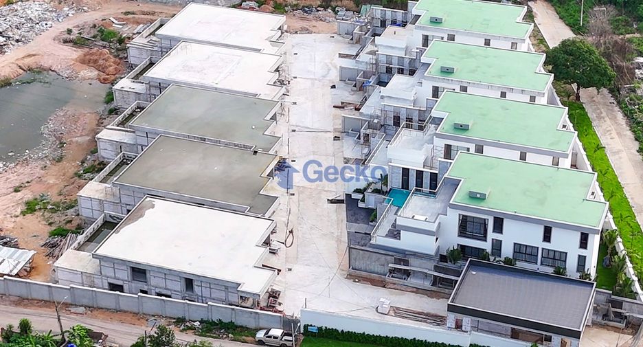 Casa en venta de 5 habitaciones en Bang Lamung, Chonburi