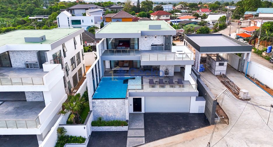 Casa en venta de 5 habitaciones en Bang Lamung, Chonburi