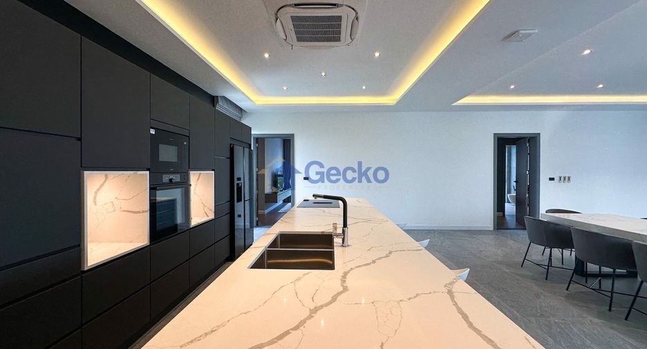 Casa en venta de 5 habitaciones en Bang Lamung, Chonburi