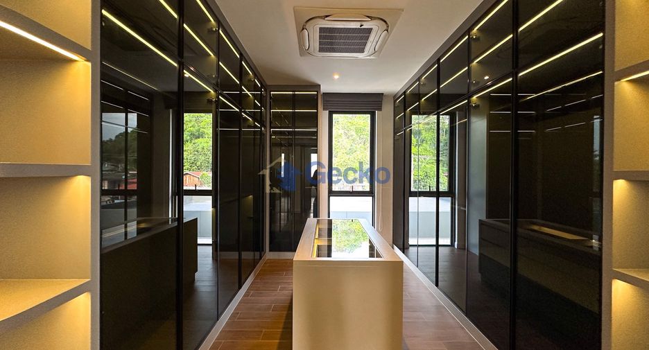 Casa en venta de 5 habitaciones en Bang Lamung, Chonburi