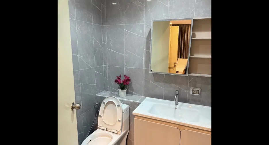 For rent 1 bed condo in Huai Khwang, Bangkok