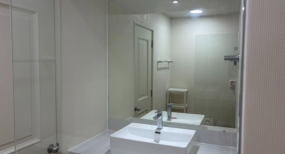 For rent 1 bed condo in Huai Khwang, Bangkok