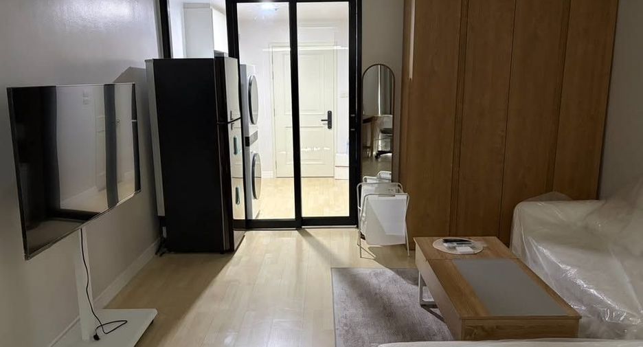 For rent 1 bed condo in Huai Khwang, Bangkok