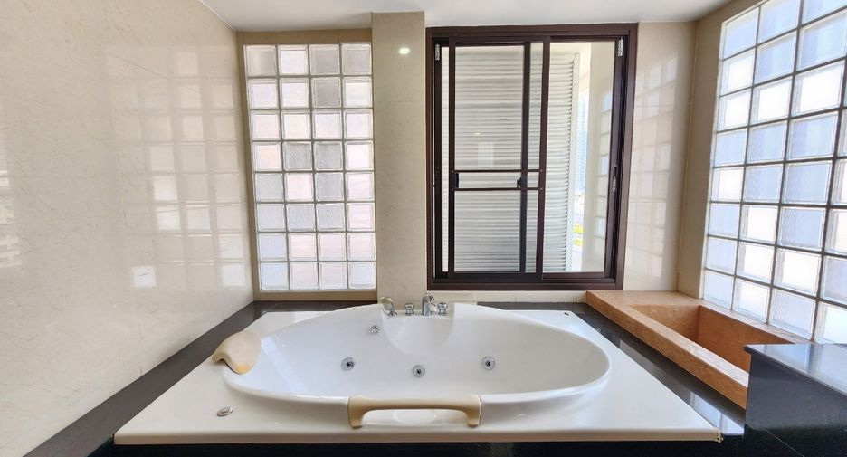 Wohnung zur Miete mit 5 Zimmer in Khlong Toei, Bangkok
