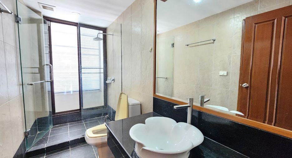 Wohnung zur Miete mit 5 Zimmer in Khlong Toei, Bangkok