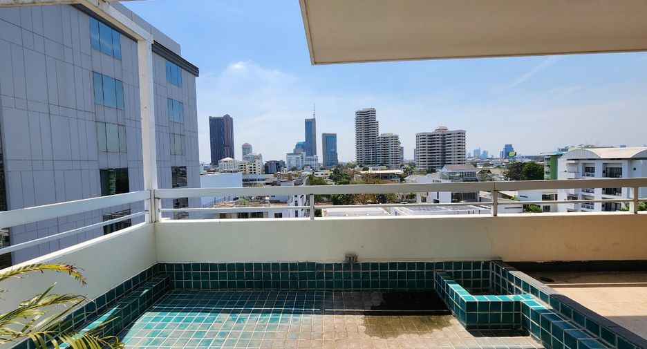 Wohnung zur Miete mit 5 Zimmer in Khlong Toei, Bangkok