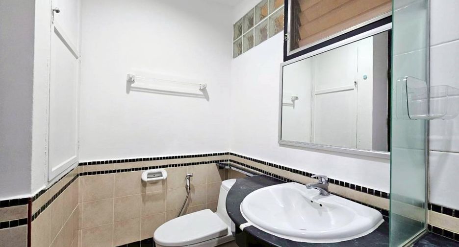 Wohnung zur Miete mit 3 Zimmer in Watthana, Bangkok
