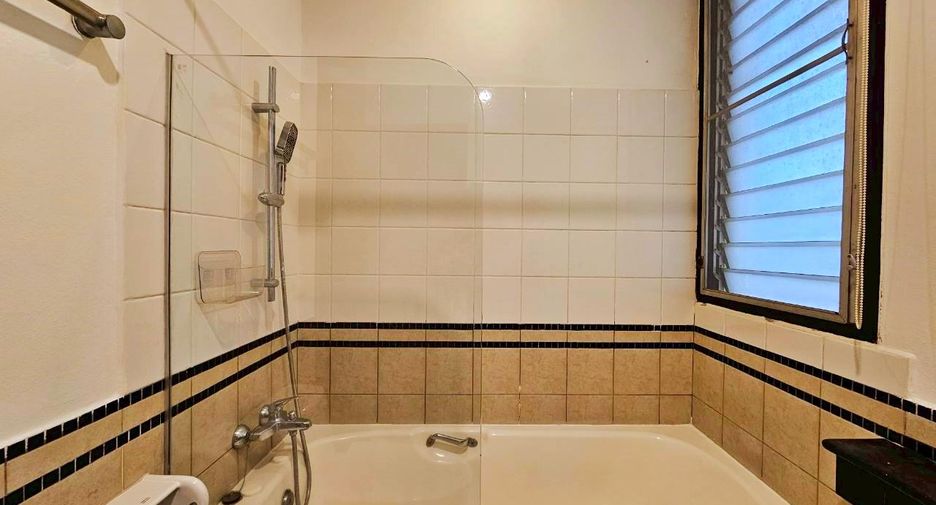 Wohnung zur Miete mit 3 Zimmer in Watthana, Bangkok