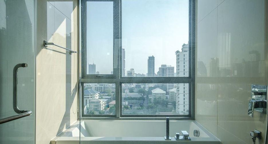 For rent and for sale 2 bedrooms condo in Watthana, Bangkok