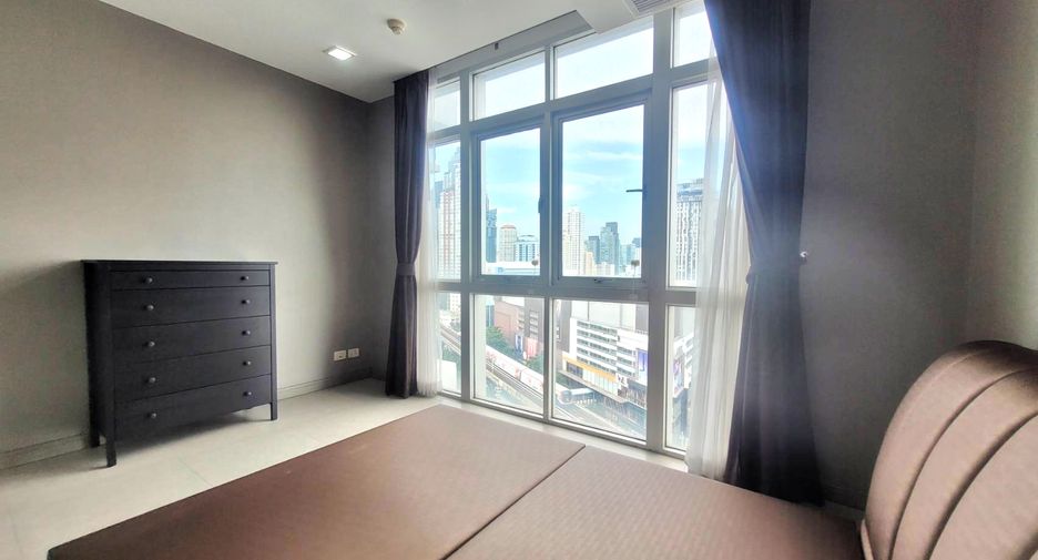 For rent 3 bedrooms condo in Khlong Toei, Bangkok