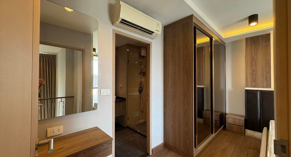Condo en alquiler y en venta de 3 habitaciones en Phra Khanong, Bangkok