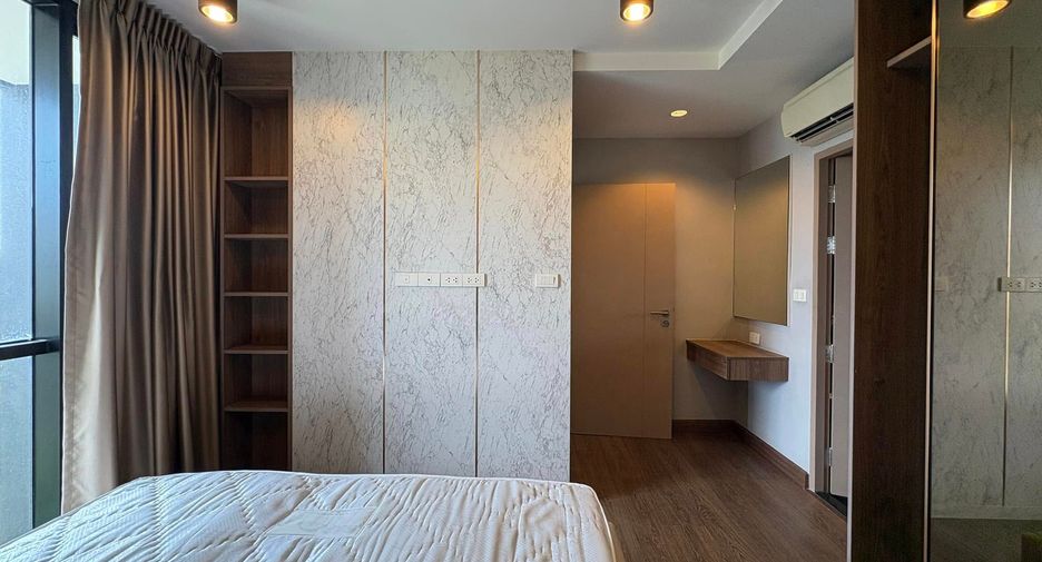 Condo en alquiler y en venta de 3 habitaciones en Phra Khanong, Bangkok