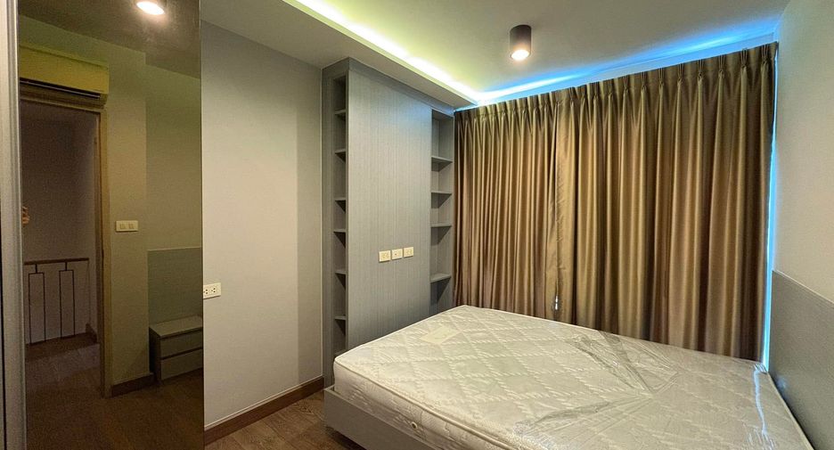 Condo en alquiler y en venta de 3 habitaciones en Phra Khanong, Bangkok