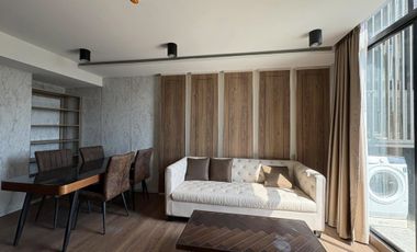 Condo en alquiler y en venta de 3 habitaciones en Phra Khanong, Bangkok