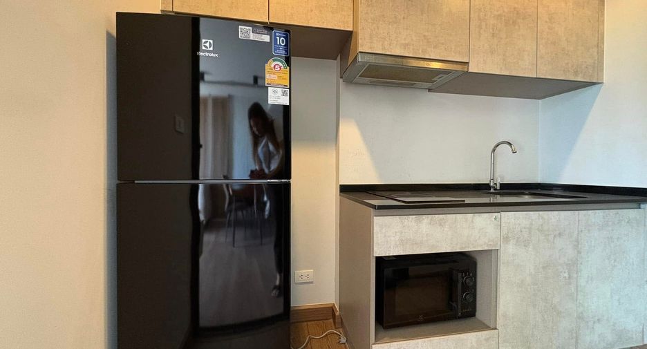 Condo en alquiler y en venta de 3 habitaciones en Phra Khanong, Bangkok