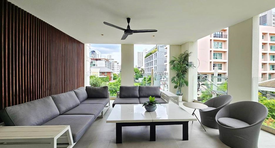 For rent 3 bedrooms condo in Watthana, Bangkok