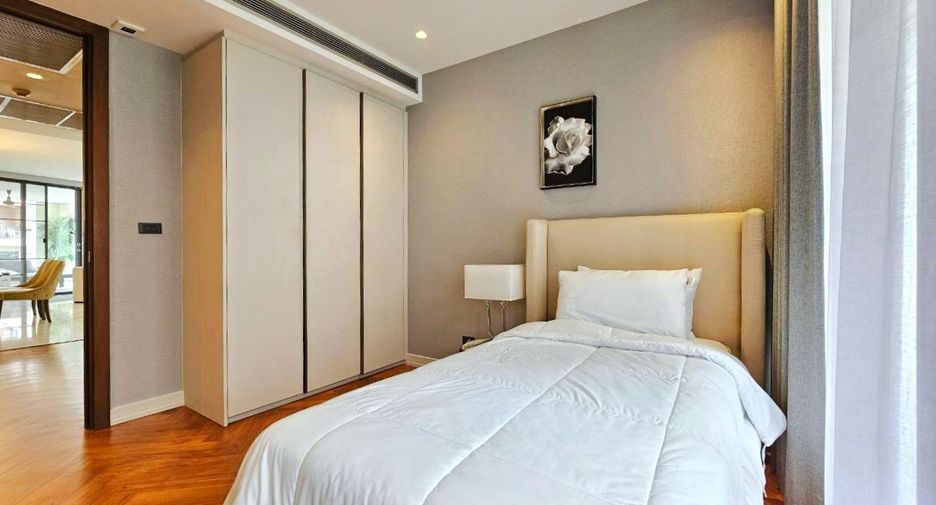 For rent 3 bedrooms condo in Watthana, Bangkok