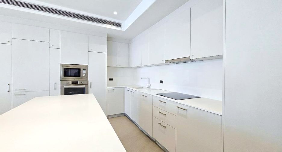 For rent 3 bedrooms condo in Watthana, Bangkok